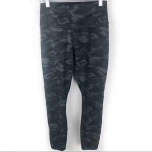 Powerhold made by Fabletics- Camo cropped leggings